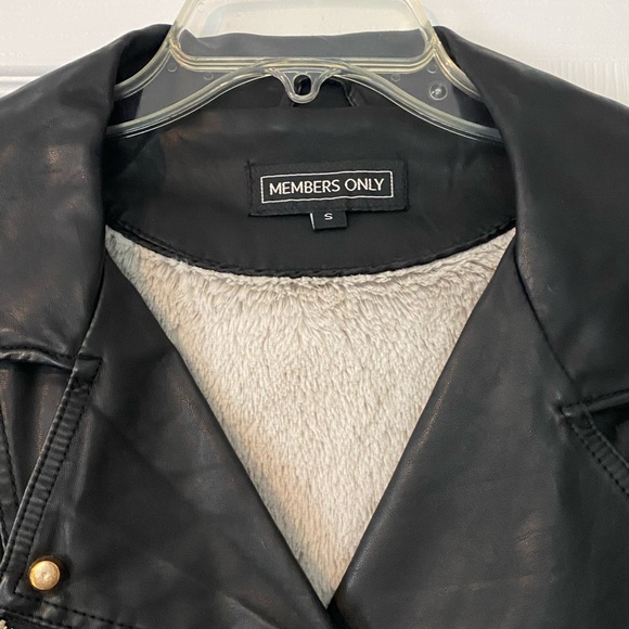 Jacket - Picture 2 of 4